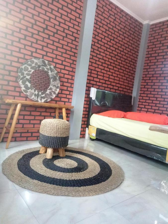 Kurnia Homestay Ternate Exterior foto