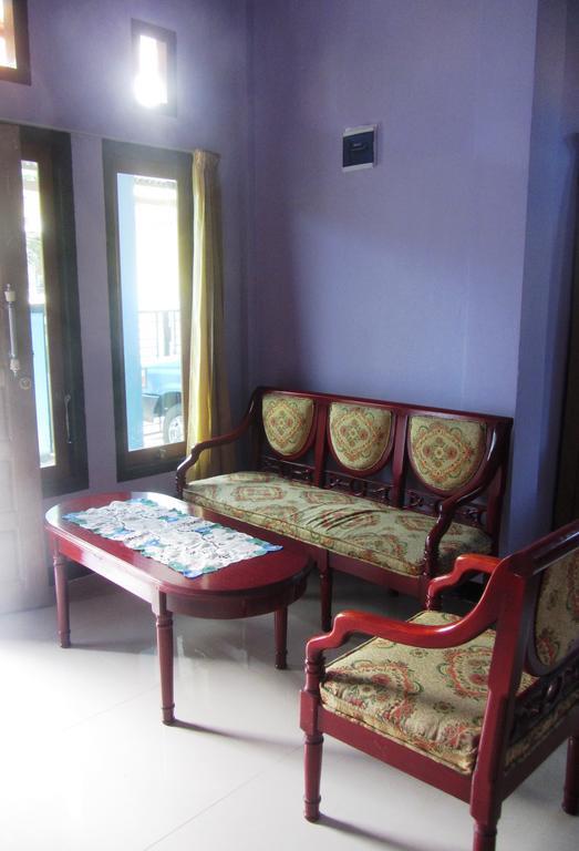 Kurnia Homestay Ternate Exterior foto