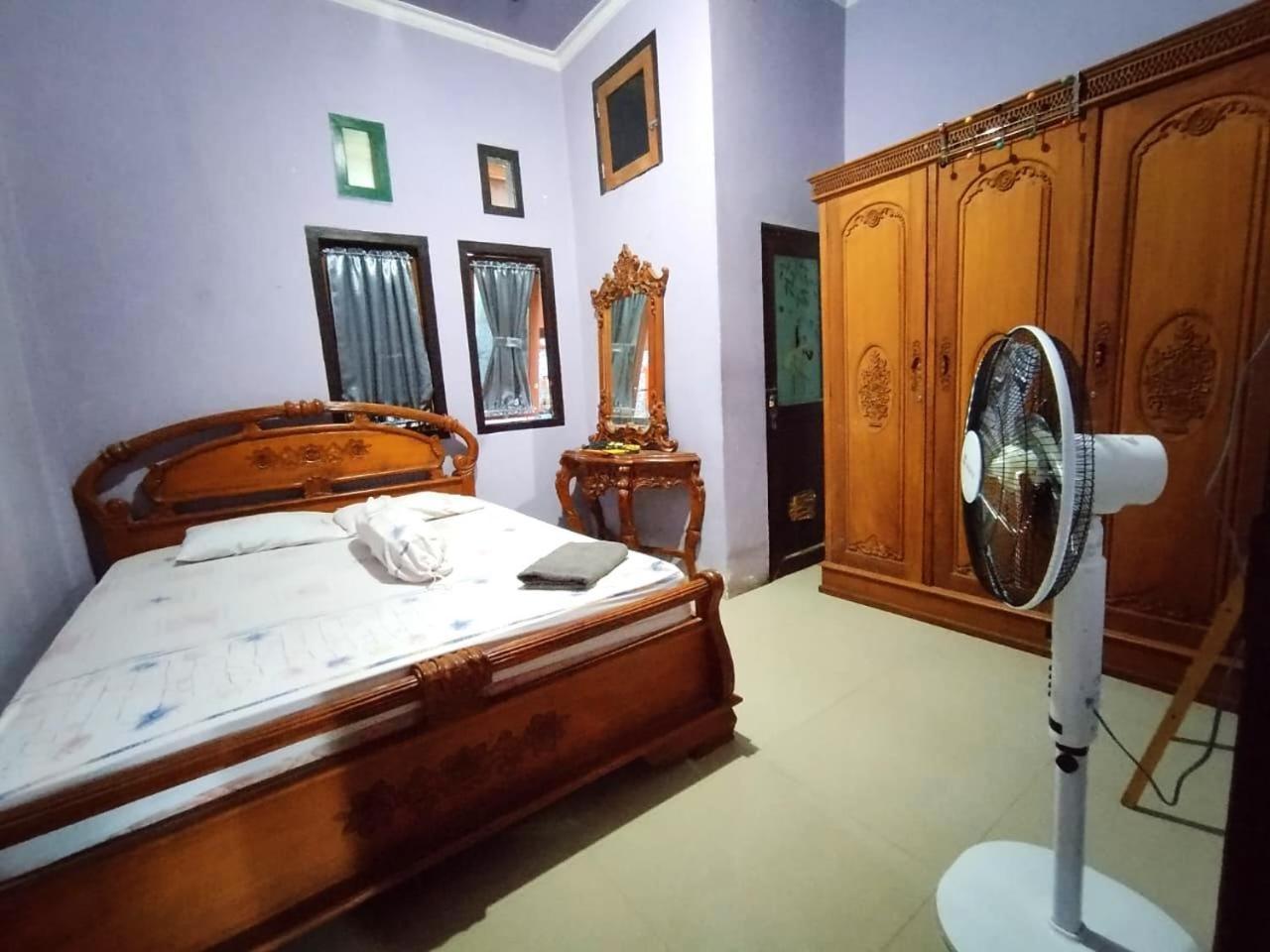Kurnia Homestay Ternate Exterior foto