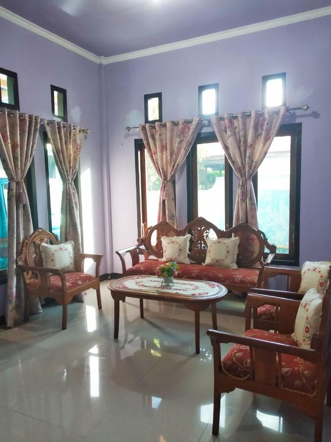 Kurnia Homestay Ternate Exterior foto